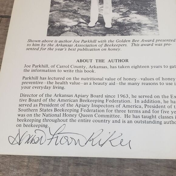 Vintage 1977 THE WONDERFUL WORLD OF HONEY - A Sugarless Cookbook Joe Parkhill - Picture 2 of 7